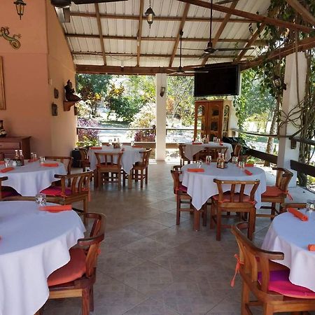 The Log Cab-Inn San Ignacio Exterior photo
