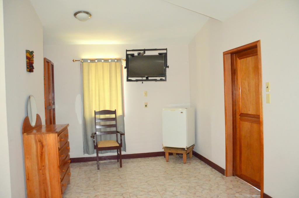 The Log Cab-Inn San Ignacio Exterior photo