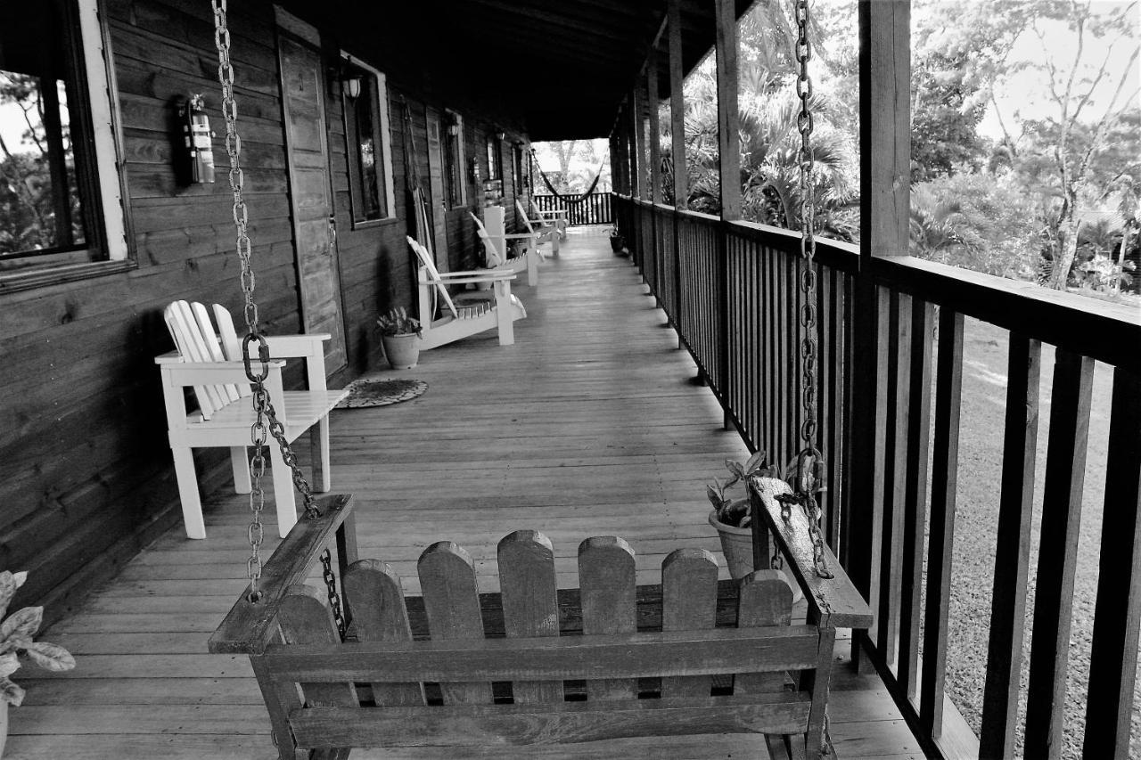 The Log Cab-Inn San Ignacio Exterior photo